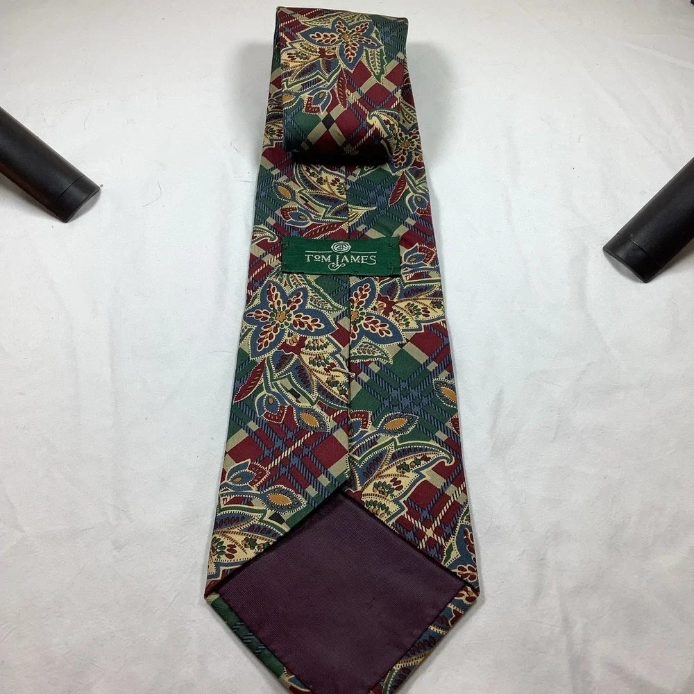 Tom James Silk Tie Red Green Floral Geometric Mens Necktie Made in USA‎